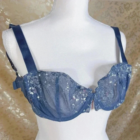 Victoria's Secret Very Sexy Unlined Balconet Bra Grey and Silver 32D - Picture 1 of 9